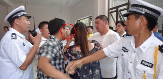 青岛伟东幸福之城要求先交钱后验房 业主维权被打 青岛伟东幸福之城要求先交钱后验房 业主维权被打