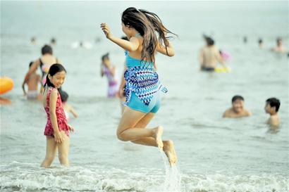 周四傍晚小阵雨送清凉