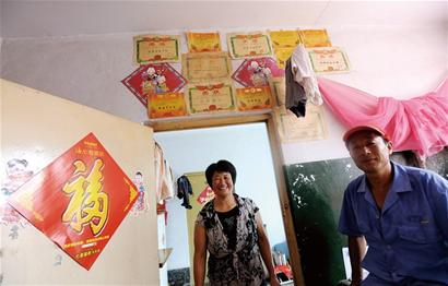 姐姐考上大学为高中妹妹弃读