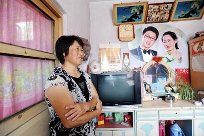 姐姐考上大学为高中妹妹弃读