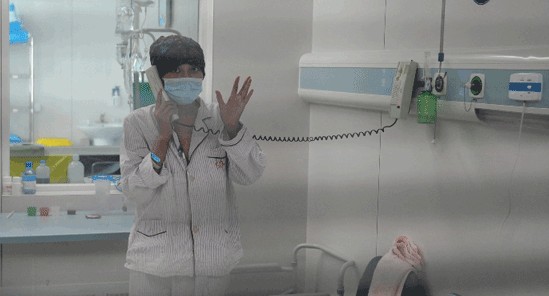 鲁若晴昨进移植舱即将做手术 病房近照曝光