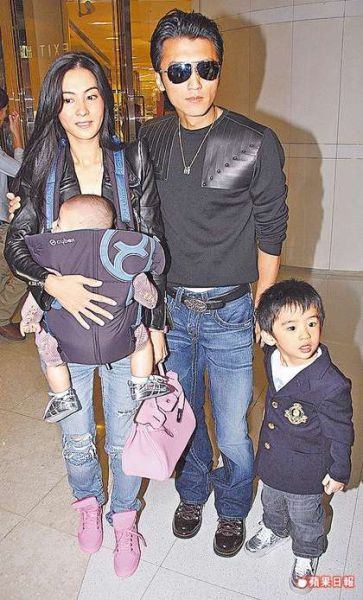 儿子住院柏芝忘情喊老公