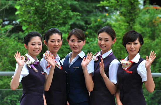 实拍青岛各大银行行花 惊艳远胜空姐(组图)