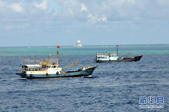 中国渔船队抵达南沙渚碧礁 浩浩荡荡场面壮观