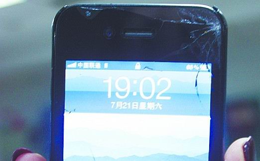 青岛苹果手机超30万 维修动辄上千市民称修不起