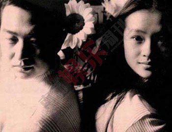 撒贝宁9999朵玫瑰求婚成功 章子怡允诺婚期将近