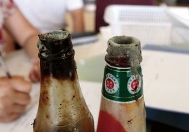 大公岛酒店辣椒长毛酱过期 上菜脏抹布擦盘子