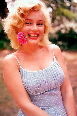 梦露被曝同性恋 和多名女星有性关系