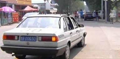 城运驾校学员碰坏车把手被要2500 考试被封杀