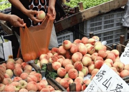 青岛市面崂山桃8成是冒牌 每斤差价达2元