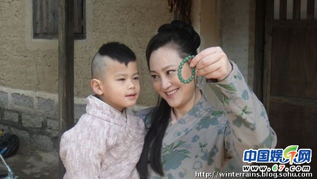 宋佳4岁儿子和24岁女儿私照曝光 姐弟进娱乐圈