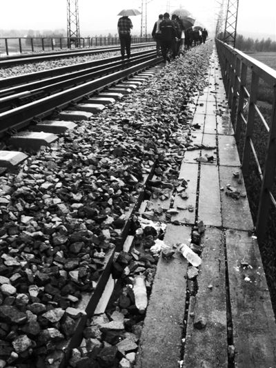 大秦铁路火车撞死9人 大秦铁路火车撞死9人