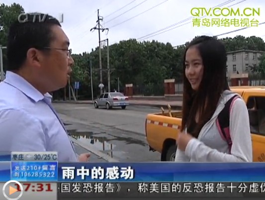 女大学生低血糖晕倒自习室 排水工人开车急救