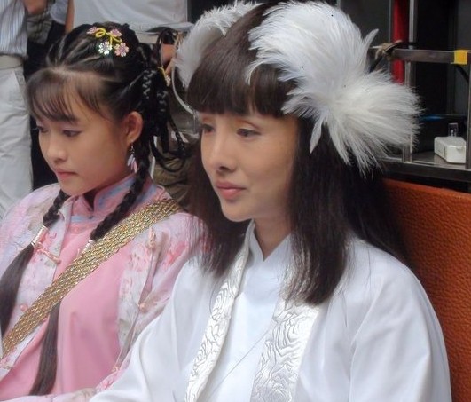 干露露饰演秦飘飘