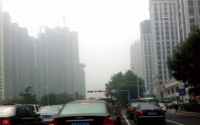 青岛立秋酷暑难休 台风海葵或带来雨