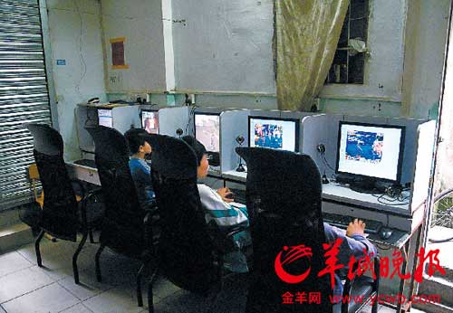 侵害少年阿兴的魔手是从网络伸过来的，引导青少年健康上网是值得关注的问题