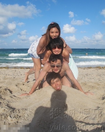 陈若琳与何姿秦凯等人搞怪合影 夺中国第200金私照曝光