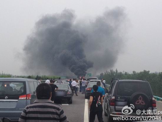 G20高速车辆自燃