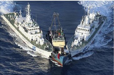 日本决定今日放还14名保钓者 保钓船重创无法返航