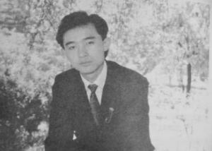 当红主持孟非早年文艺照