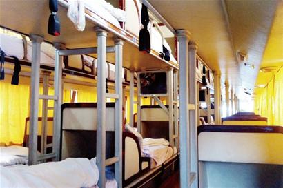 青岛长途卧铺须配2驾驶员24小时监控 7年彻底退市