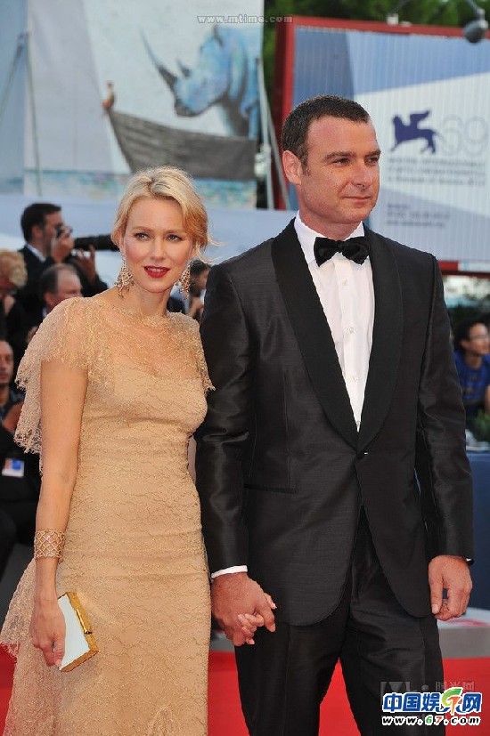 威尼斯电影节红毯秀 女星重口透视华人4型男帅爆全场