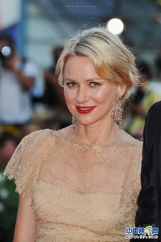 威尼斯电影节红毯秀 女星重口透视华人4型男帅爆全场