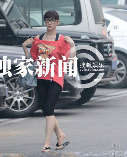 李小冉憔悴似谢娜