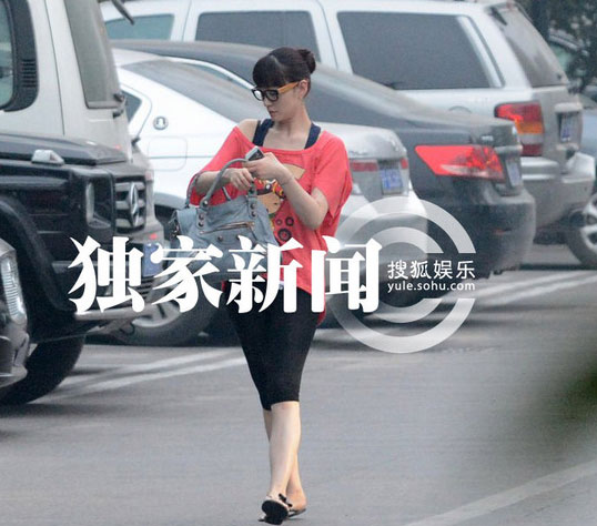 李小冉憔悴似谢娜