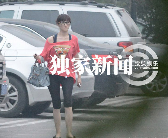 李小冉憔悴似谢娜