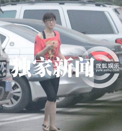 李小冉憔悴似谢娜