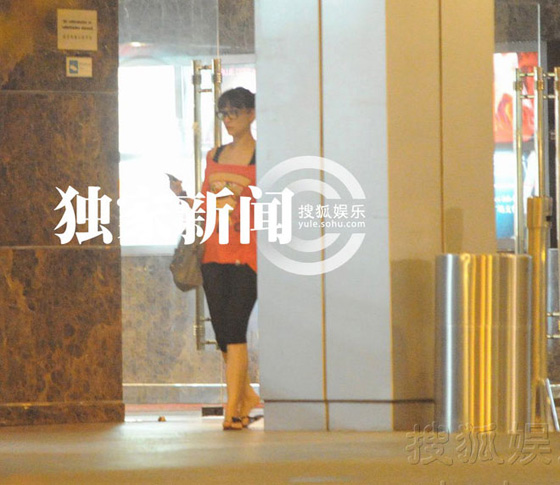 李小冉憔悴似谢娜