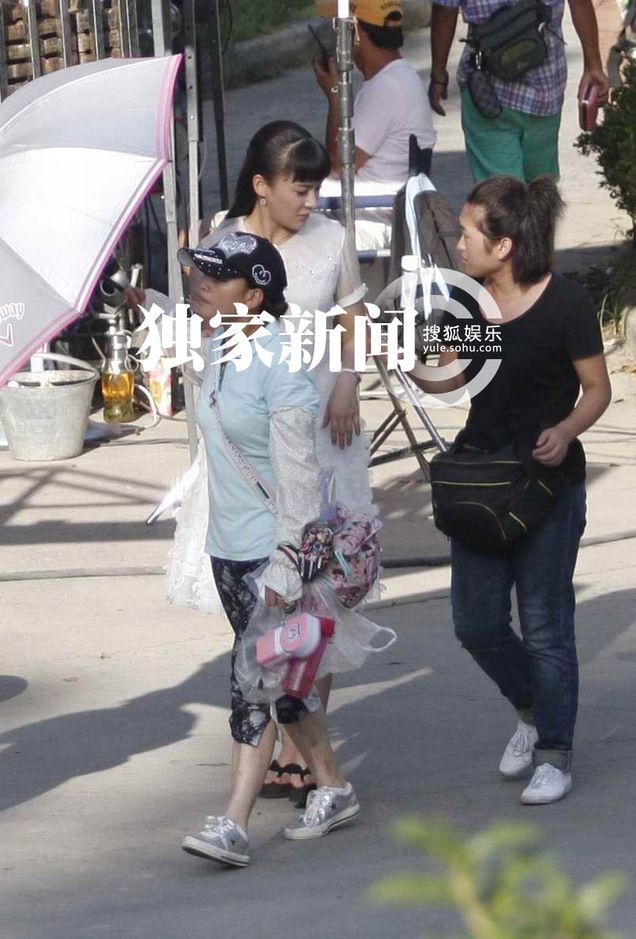 俞灏明穿弹力衣复出拍戏 《春天》片场正面照曝光