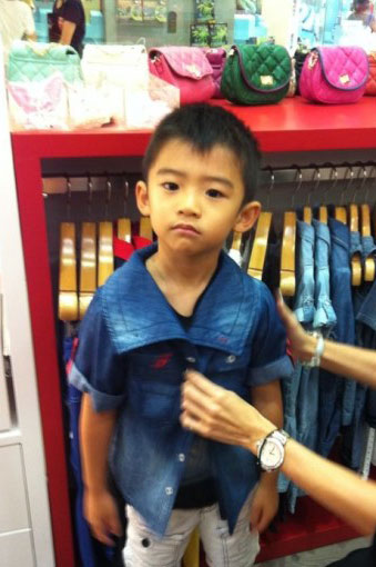 星二代卖萌黄磊女儿星味十足 盘点娱乐圈搞怪精灵