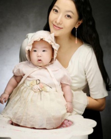 星二代卖萌黄磊女儿星味十足 盘点娱乐圈搞怪精灵