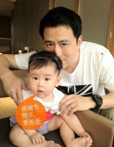 星二代卖萌黄磊女儿星味十足 盘点娱乐圈搞怪精灵