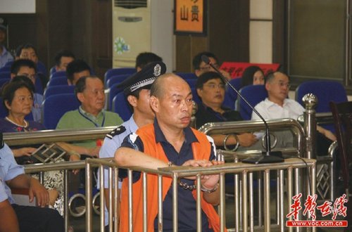 　8月30日，张家界“5·28”恶意驾车撞人案开庭审理，凶手田胜明毫无悔意。通讯员 屈平 刘雪飞 摄