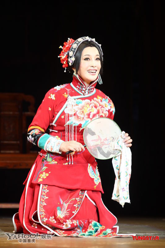 刘晓庆挑战舞台剧 容颜不老饰演赛金花