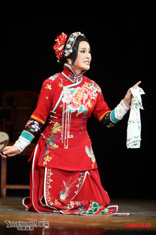 刘晓庆挑战舞台剧 容颜不老饰演赛金花