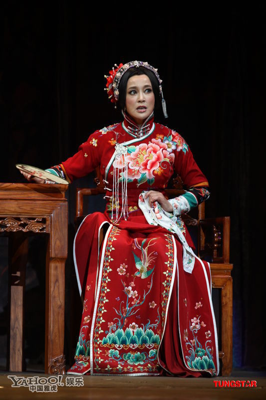 刘晓庆挑战舞台剧 容颜不老饰演赛金花