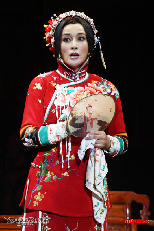 刘晓庆挑战舞台剧 容颜不老饰演赛金花