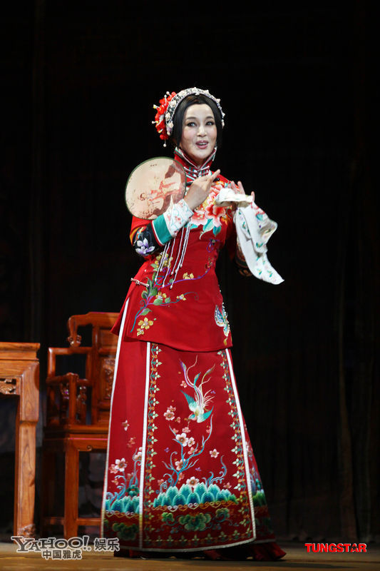 刘晓庆挑战舞台剧 容颜不老饰演赛金花