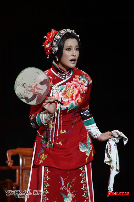 刘晓庆挑战舞台剧 容颜不老饰演赛金花