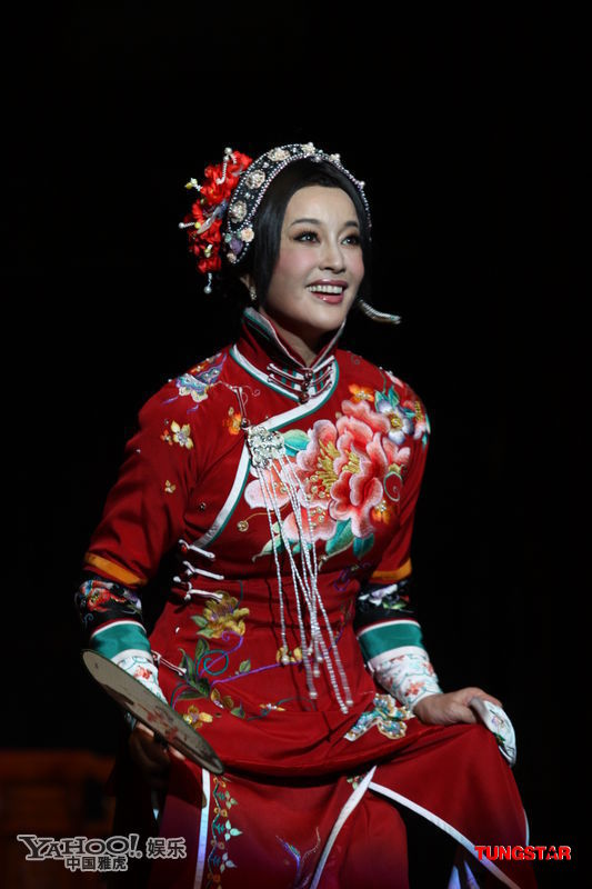 刘晓庆挑战舞台剧 容颜不老饰演赛金花