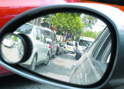 青岛百万中小学生今开学 交通迎大考