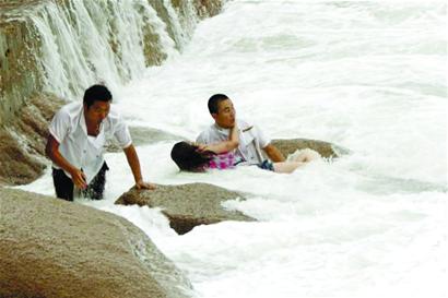 青岛首批10位文明市民出炉