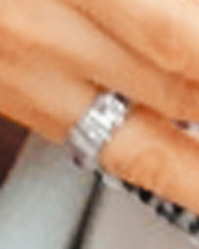 女星奢华钻戒大PK 郭晶晶名店购钻戒独步天下