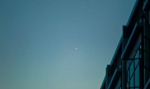 广东佛山惊现碟形UFO