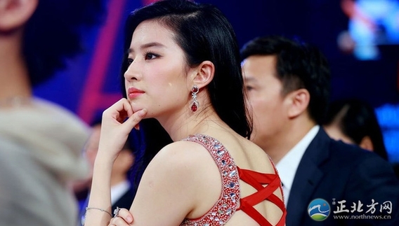 京城四美谁最美 景甜似白雪公主完胜刘亦菲