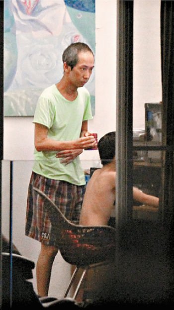 传张达明患癌暴瘦30斤 疑因化疗头发脱落